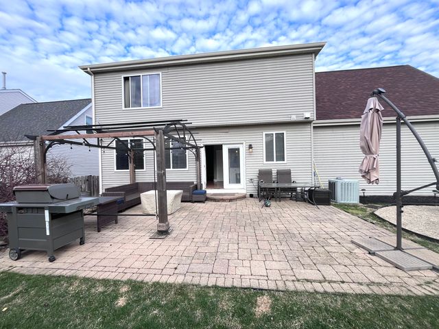 2409 Geneva Lane, Montgomery, IL 60538