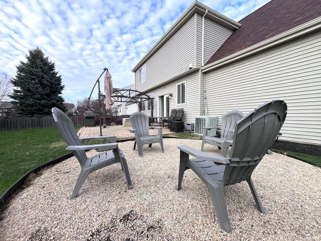 2409 Geneva Lane, Montgomery, IL 60538