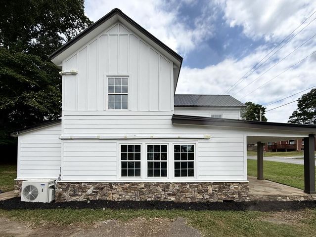 283 Hill Street, Murphy, NC 28906