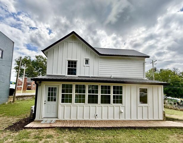 283 Hill Street, Murphy, NC 28906
