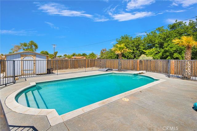12575 Tesuque Road, Apple Valley, CA 92308