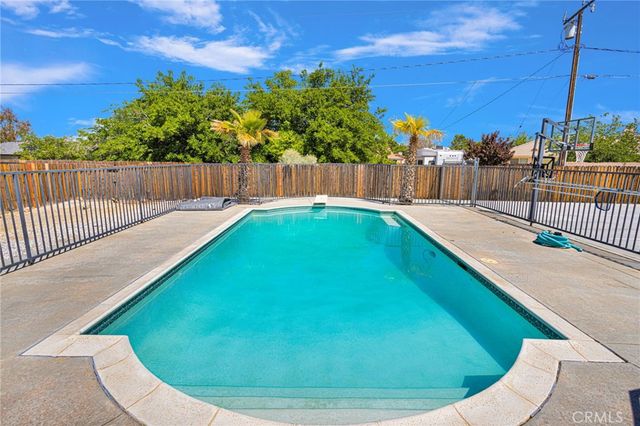 12575 Tesuque Road, Apple Valley, CA 92308
