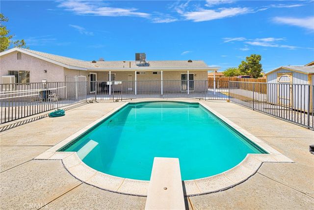 12575 Tesuque Road, Apple Valley, CA 92308