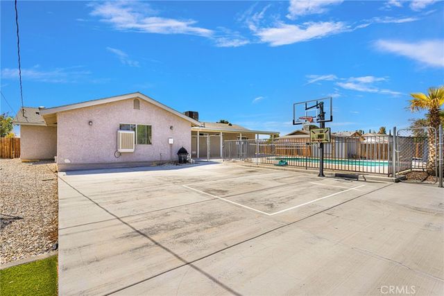 12575 Tesuque Road, Apple Valley, CA 92308