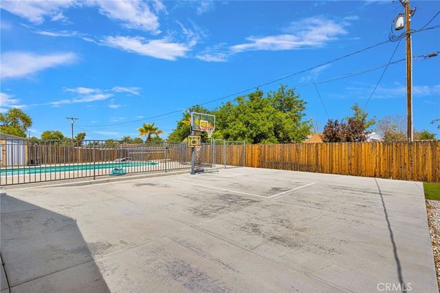 12575 Tesuque Road, Apple Valley, CA 92308