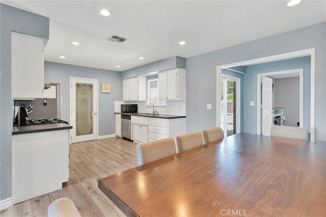 12575 Tesuque Road, Apple Valley, CA 92308