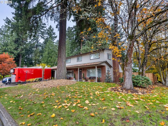 2810 Se CAMWAL Dr, Hillsboro, OR 97123