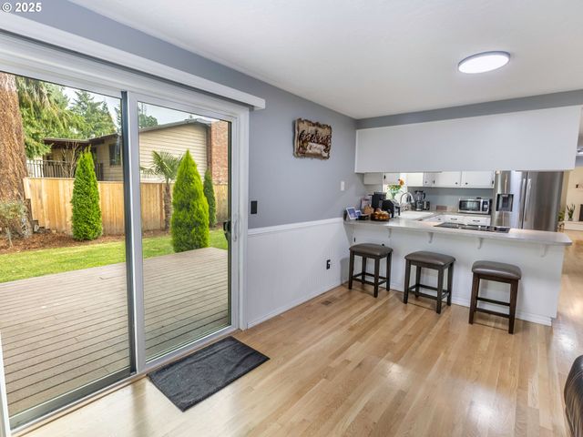 2810 Se CAMWAL Dr, Hillsboro, OR 97123