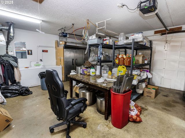 2810 Se CAMWAL Dr, Hillsboro, OR 97123