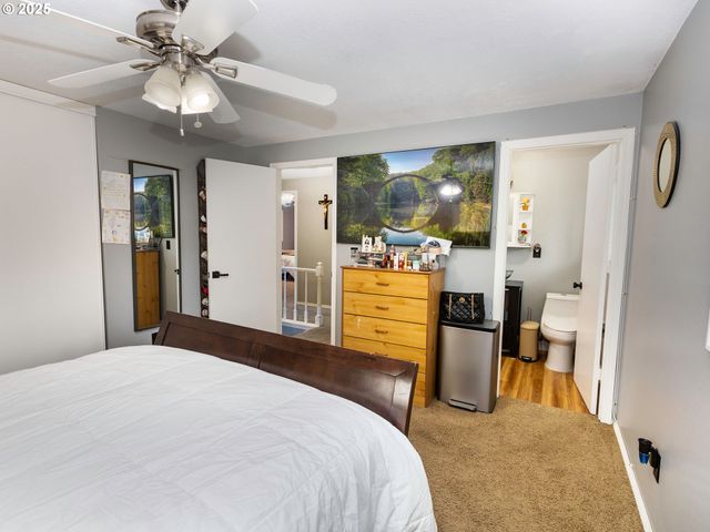 2810 Se CAMWAL Dr, Hillsboro, OR 97123