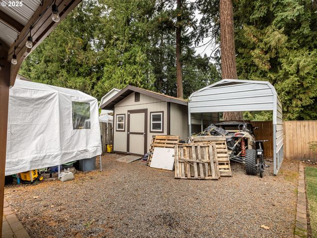 2810 Se CAMWAL Dr, Hillsboro, OR 97123