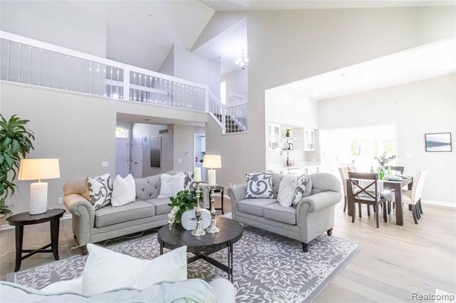 22170 Orchard Way, Beverly Hills, MI 48025