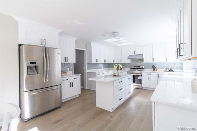 22170 Orchard Way, Beverly Hills, MI 48025