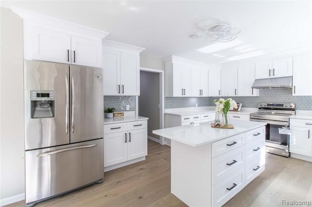 22170 Orchard Way, Beverly Hills, MI 48025