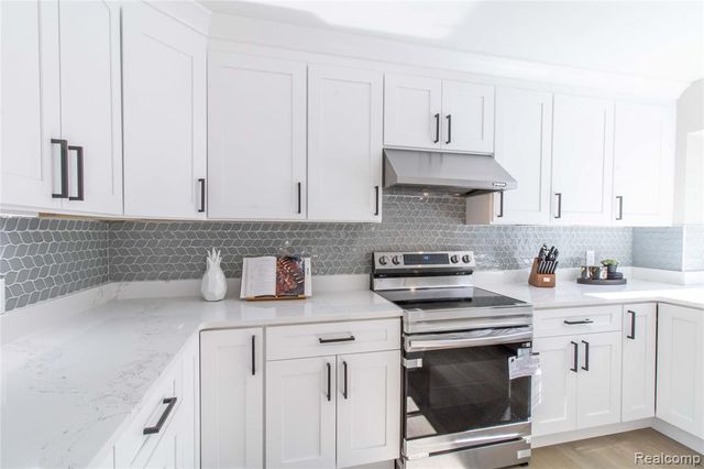 22170 Orchard Way, Beverly Hills, MI 48025