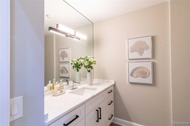 22170 Orchard Way, Beverly Hills, MI 48025