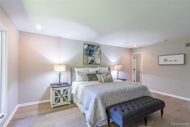 22170 Orchard Way, Beverly Hills, MI 48025