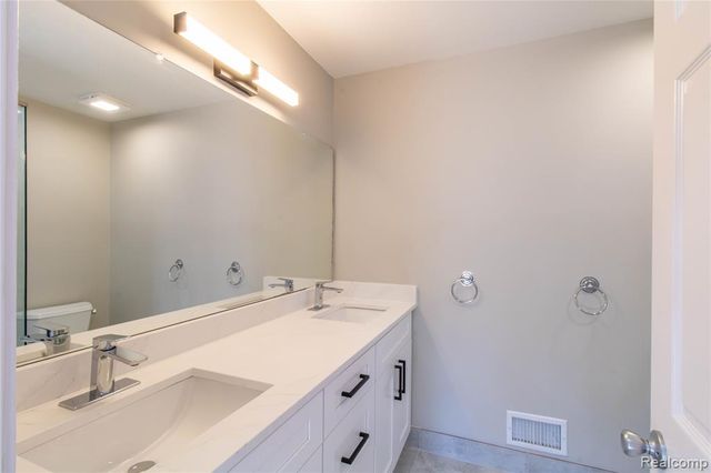 22170 Orchard Way, Beverly Hills, MI 48025