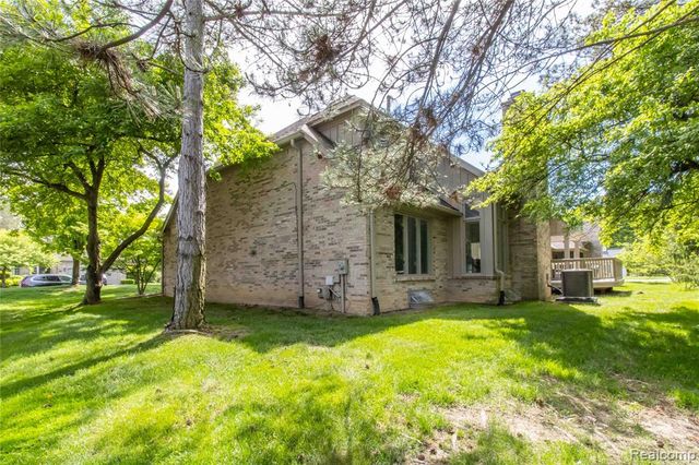 22170 Orchard Way, Beverly Hills, MI 48025