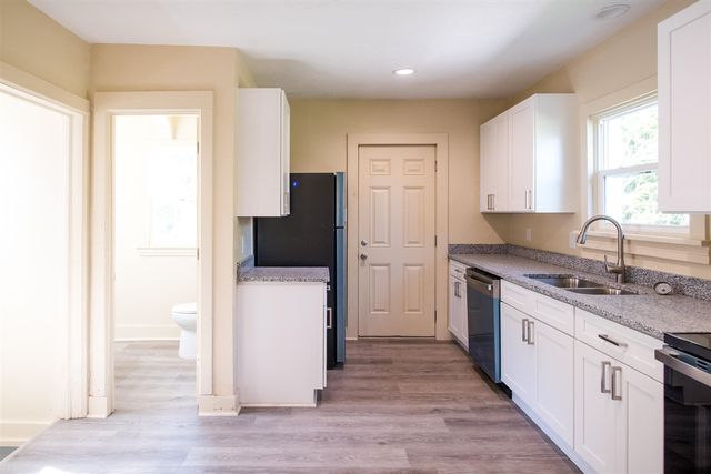 112 E Clay Street, Kalamazoo, MI 49007