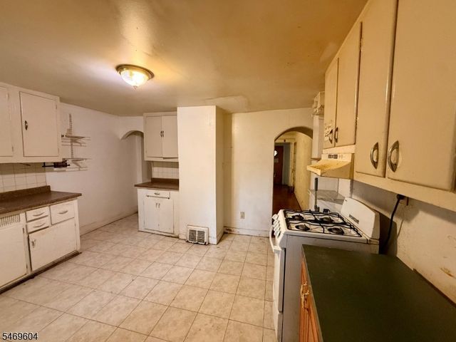 267 S 18Th St 1, Newark City, NJ 07103