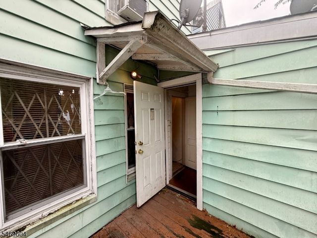 267 S 18Th St 1, Newark City, NJ 07103
