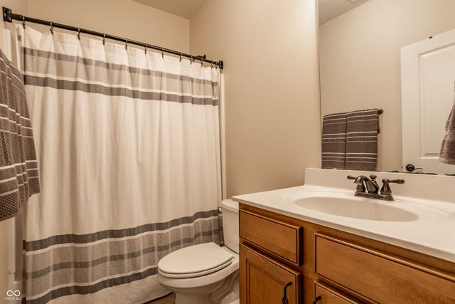 16765 Maines Valley Drive, Noblesville, IN 46062