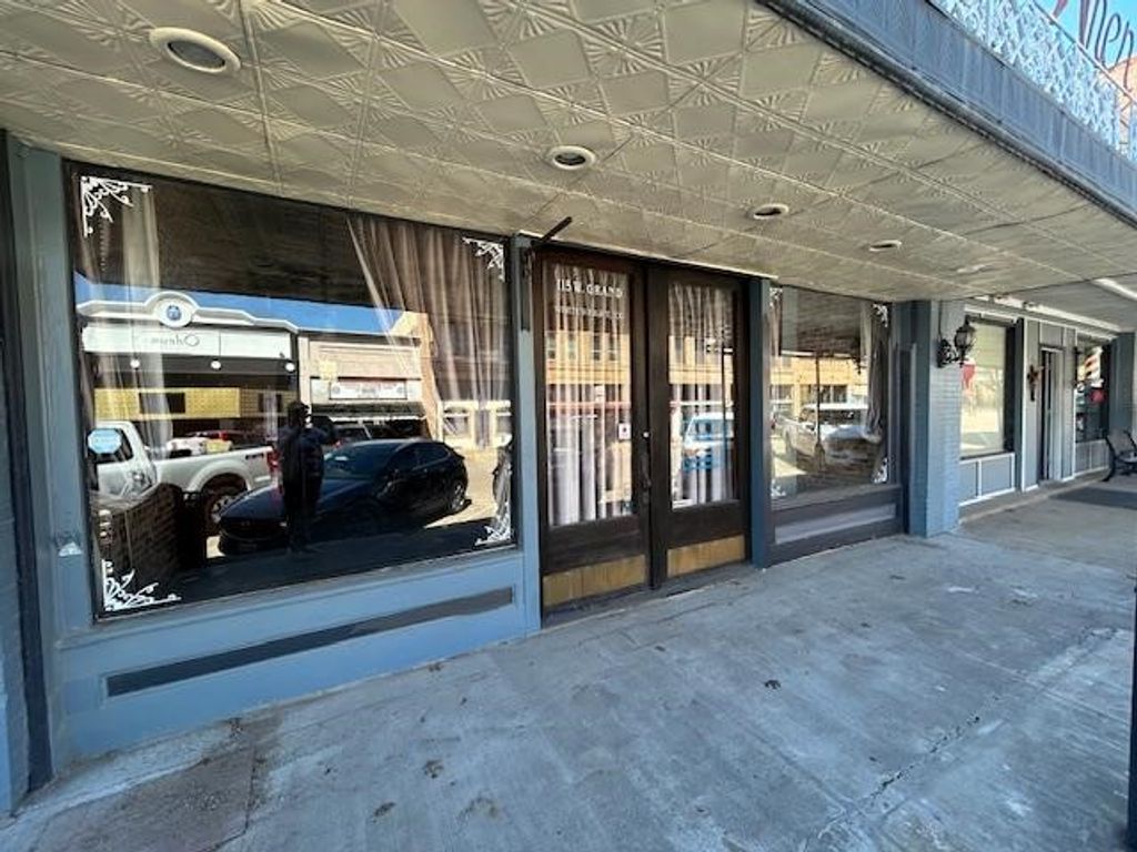 115 W Grand Street, Whitewright, TX 75491