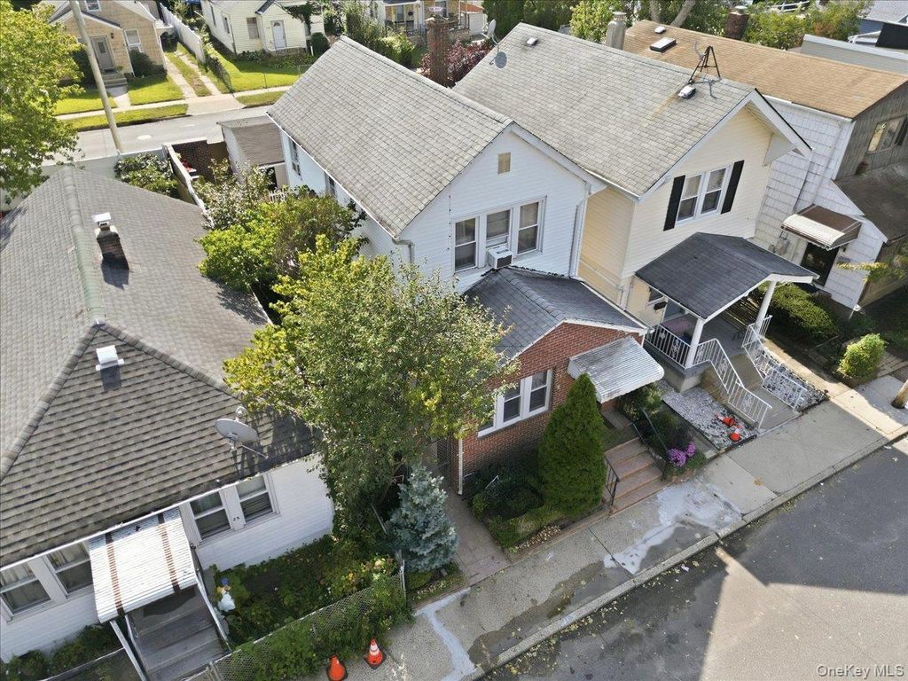 23 Bonta Street, Elmont, NY 11003 — photo 4