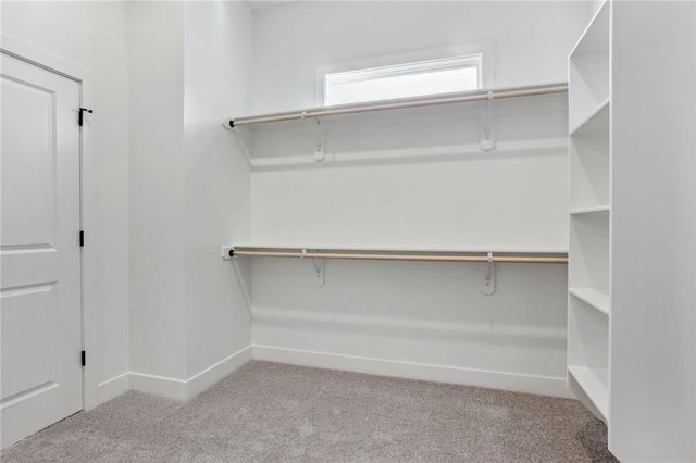 17171 S Laurelwood Street, Olathe, KS 66062