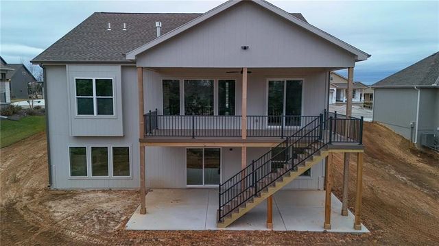 17171 S Laurelwood Street, Olathe, KS 66062