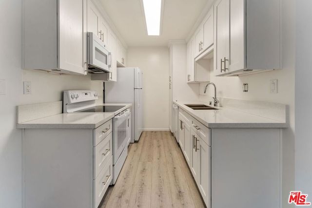 1114 12th Street 206, Santa Monica, CA 90403