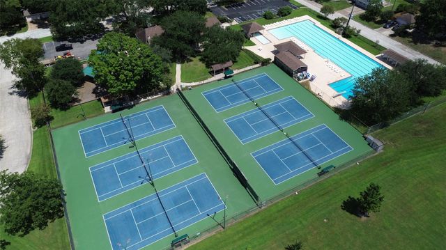 17423 Fairway Oaks Drive, Spring, TX 77379