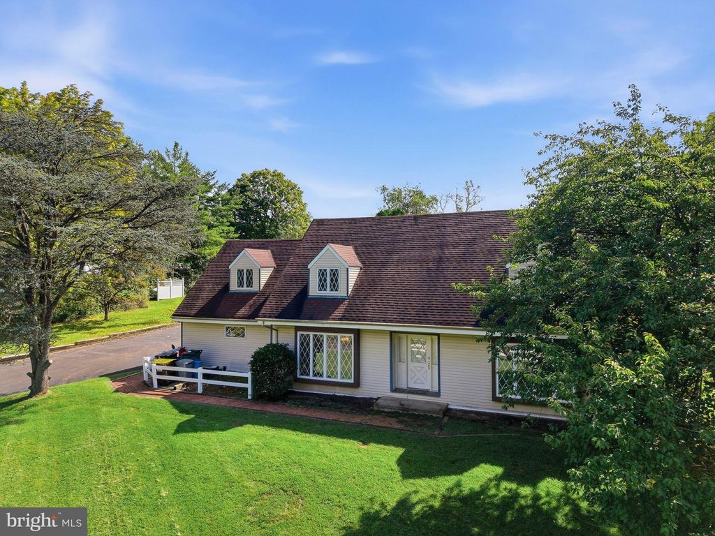 927 MILL CREEK RD, WYCOMBE, PA 18980 — photo 3