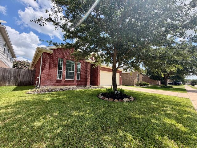 24626 Lakecrest Creek Drive, Katy, TX 77493