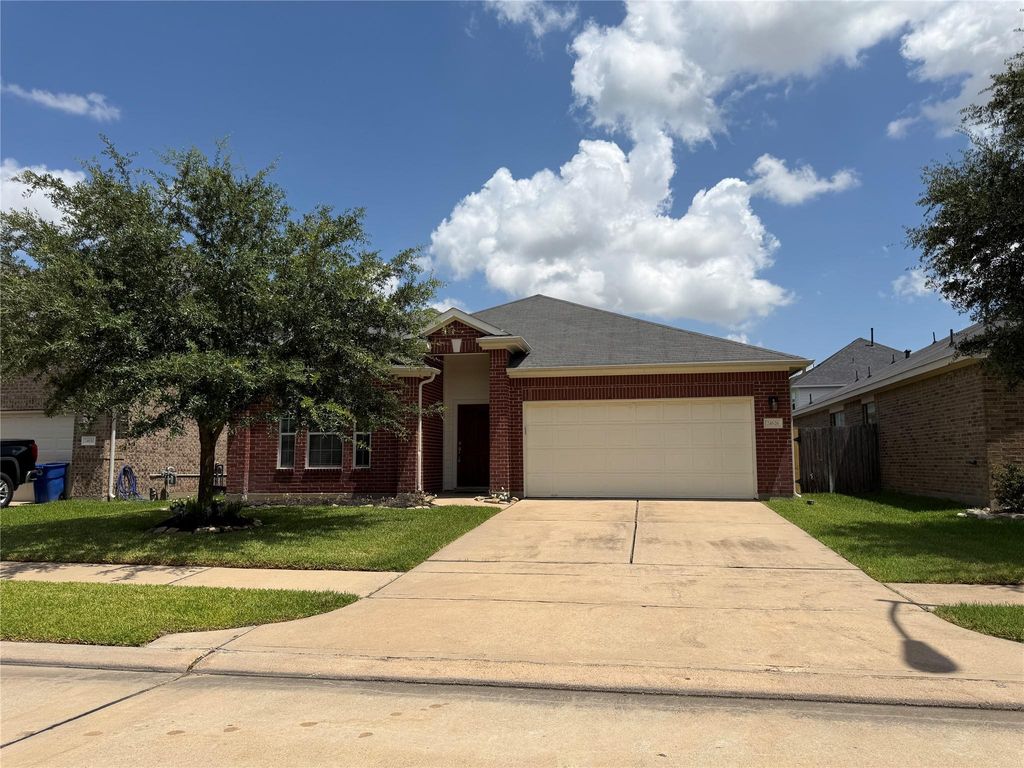 24626 Lakecrest Creek Drive, Katy, TX 77493