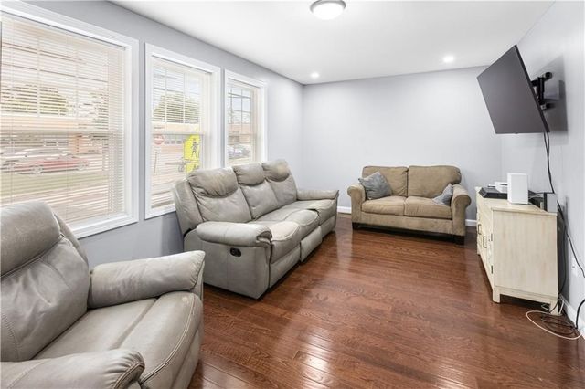 872 Branch Avenue, Providence, RI 02904