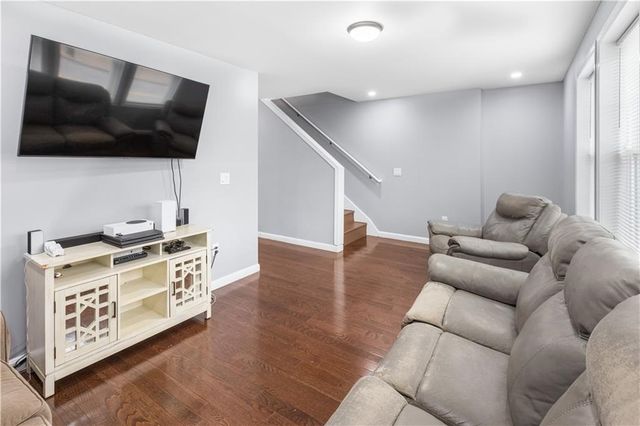 872 Branch Avenue, Providence, RI 02904