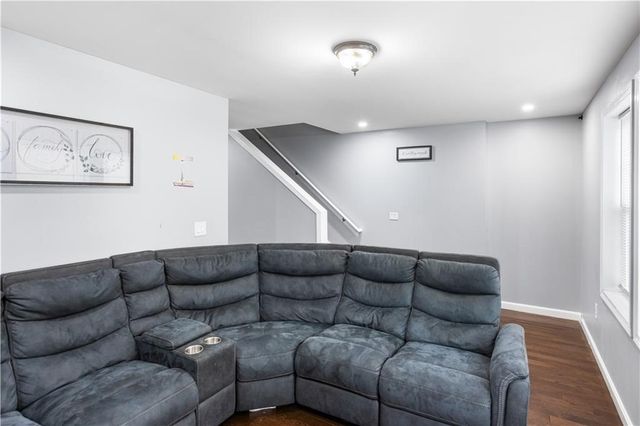 872 Branch Avenue, Providence, RI 02904