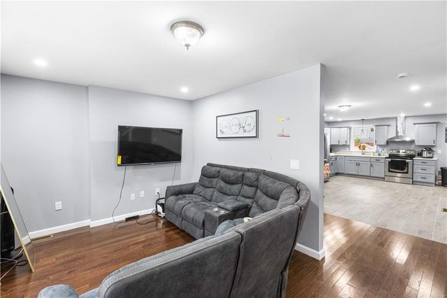 872 Branch Avenue, Providence, RI 02904