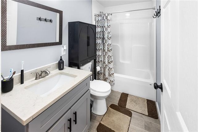 872 Branch Avenue, Providence, RI 02904