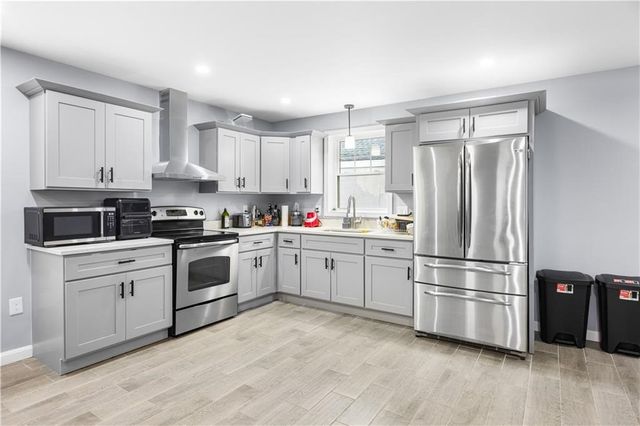 872 Branch Avenue, Providence, RI 02904