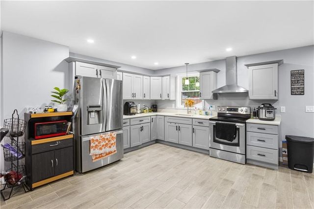 872 Branch Avenue, Providence, RI 02904