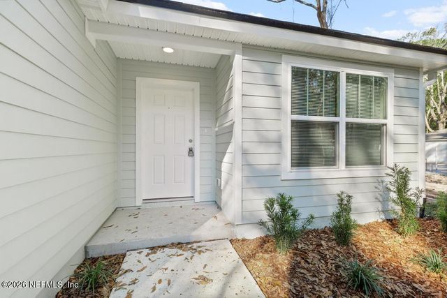 8040 SISKIN Avenue, Jacksonville, FL 32219
