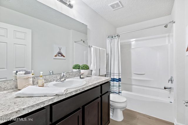 8040 SISKIN Avenue, Jacksonville, FL 32219