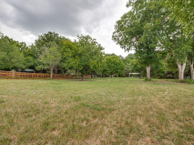 1408 N Cedar Hill Road, Cedar Hill, TX 75104