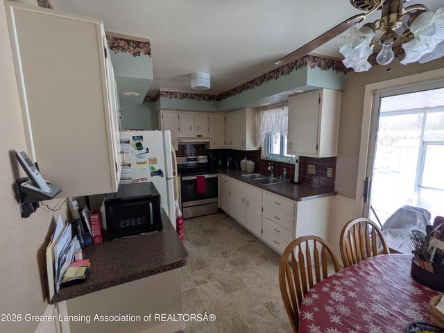 5221 Tulip Avenue, Lansing, MI 48911