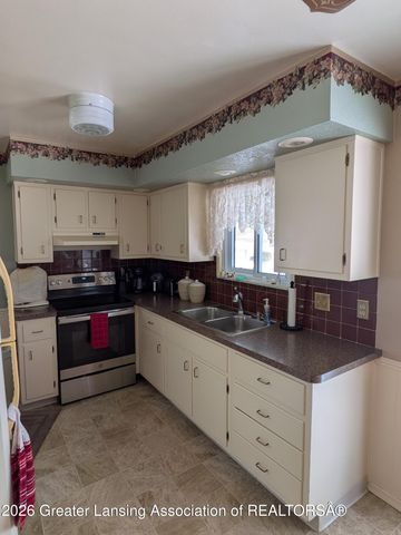 5221 Tulip Avenue, Lansing, MI 48911