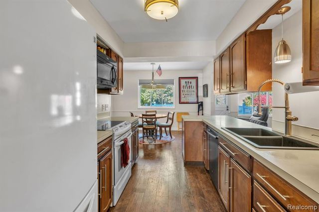 3075 Wagon Trail, Flint, MI 48507