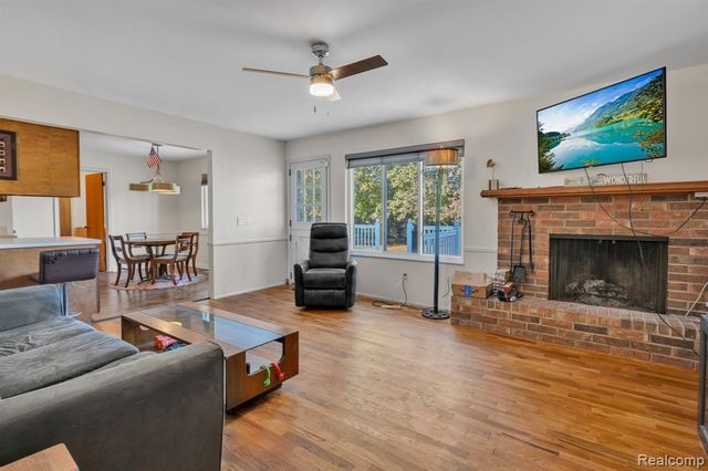 3075 Wagon Trail, Flint, MI 48507